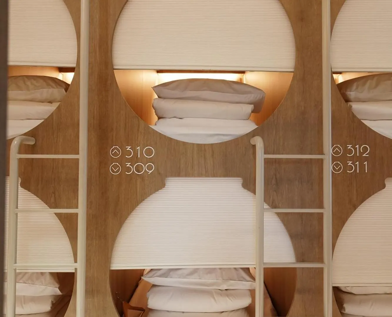 D A L Premium Capsule Hotel-Woman Only Seul