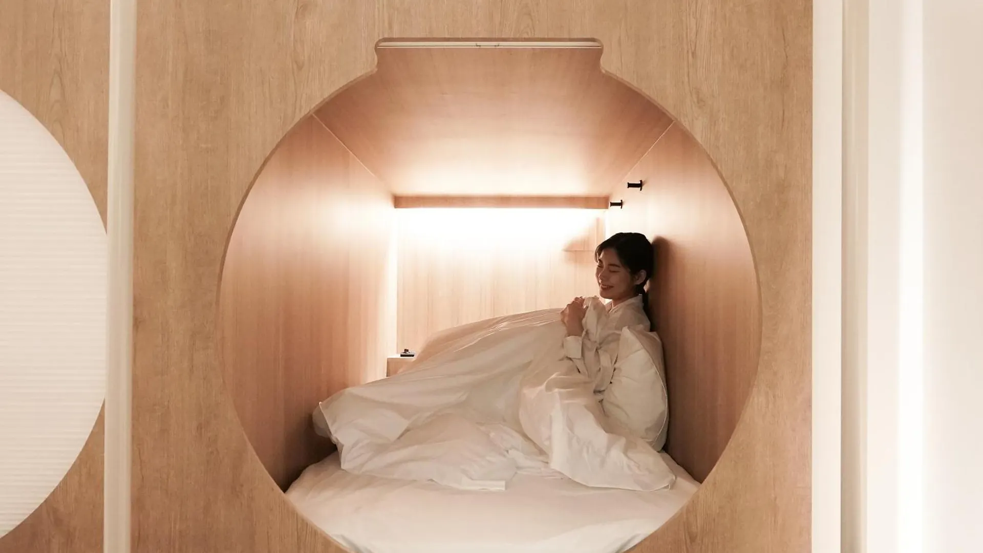 D A L Premium Capsule Hotel-Woman Only Seoul
